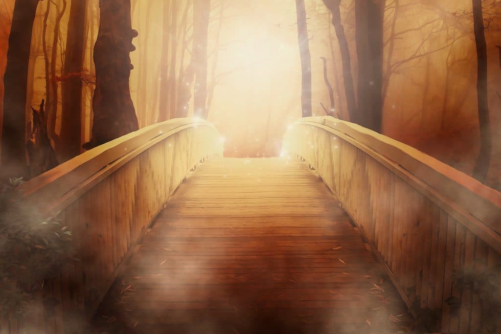 mystische Brücke golden schimmernd